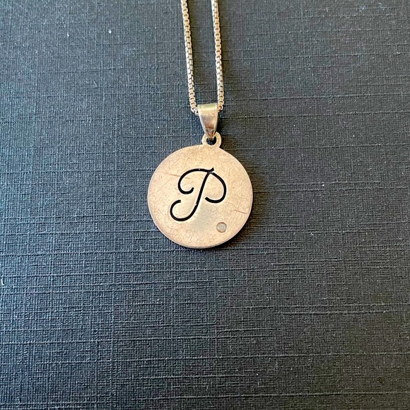 “P” silver pendant necklace and chain - Picture 3 of 4